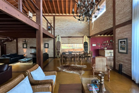 Casa para venda no Condomínio Vivenda do Broa.