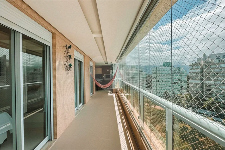 Apartamento à venda ou para alugar com 4 quartos, sendo 2 suítes,  em Riviera de São Lourenço, Bertioga, SP