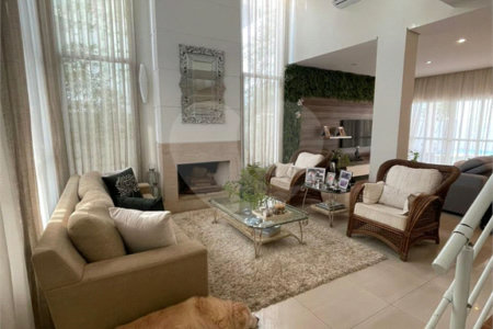 Casa à venda em condomínio fechado em Vinhedo, interior de São Paulo