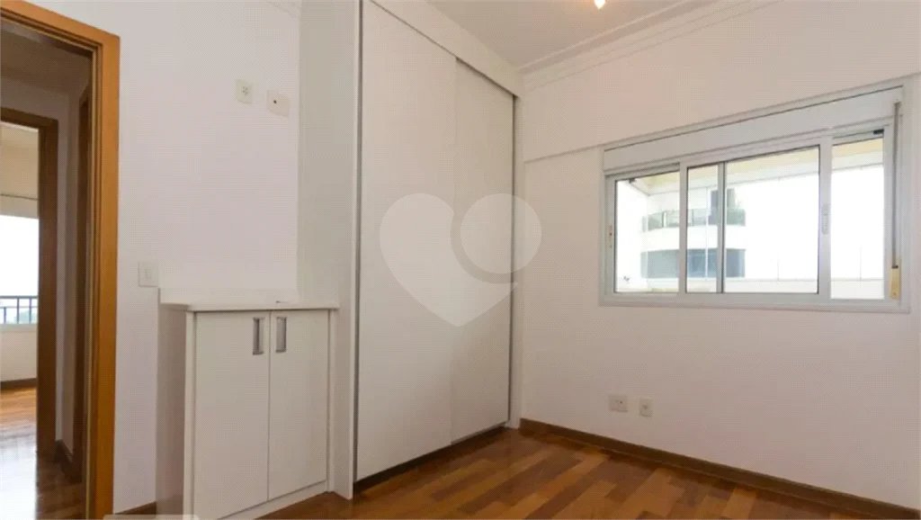Cobertura duplex à venda na Mooca de 277m² com 3 dormitórios, 1 suíte e 3 vagas.