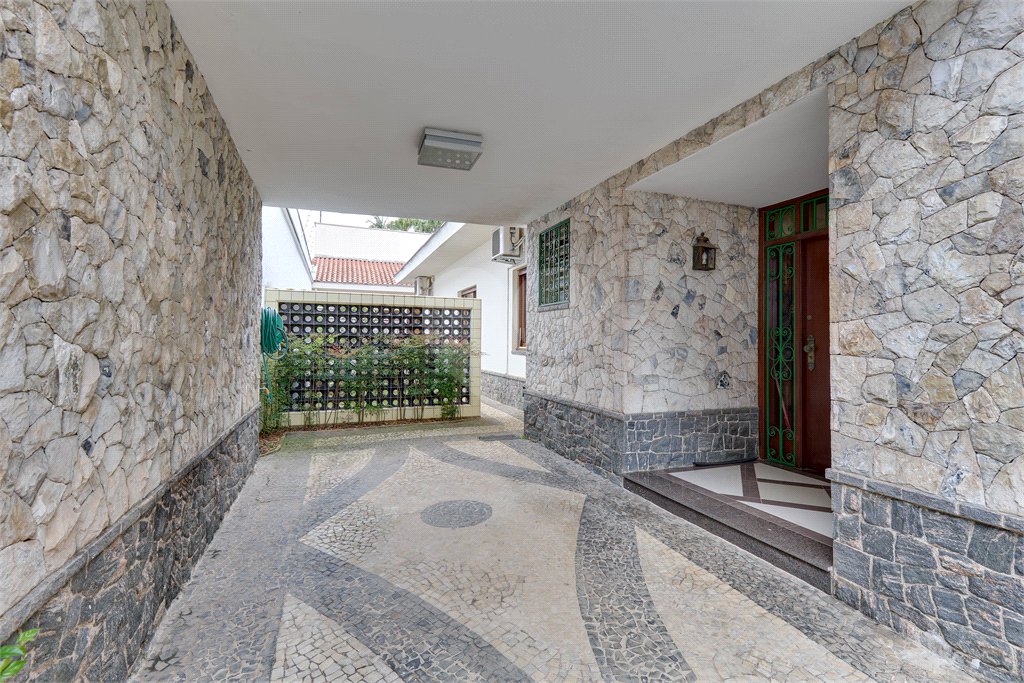 Casa Térrea à venda com 4 quartos, sendo 2 suítes, em Alto da Boa Vista, São Paulo, SP