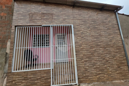 Casa com edícula no Abdelnur.