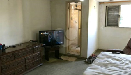 Casa à venda com 4 quartos, sendo 1 suíte, em Vila Dom Pedro I, São Paulo, SP