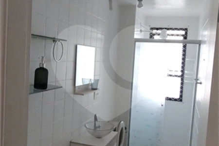 Apartamento de 01 dormitório com terraço e vaga perto do metrô