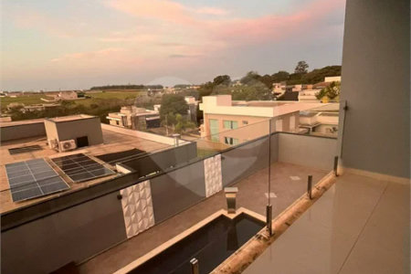 Casa de Alto Padrão à Venda – Condomínio Terra Magna | Indaiatuba/SP - Sofisticação, conforto e funcionalidade. Este magnífico sobrado possui 300 m² de área construída em um terreno de 420 m², com ambientes amplos, integrados e acabamentos de alto padrão. Destaques do imóvel - 4 dormitórios, sendo 3