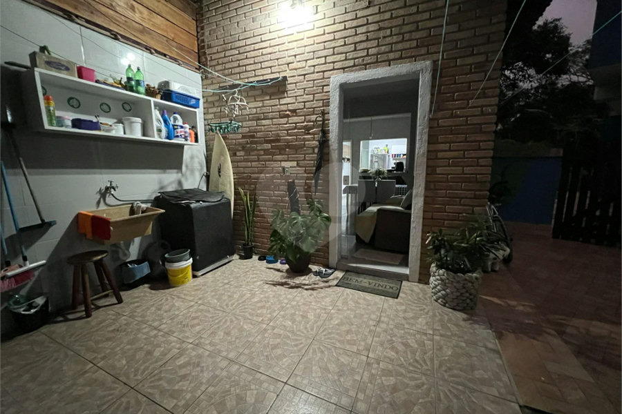 Casa à venda com 4 quartos, sendo 1 suíte,  em Costa do Sol, Bertioga, SP