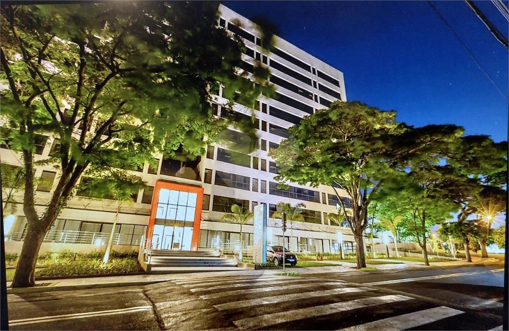 Sala Comercial com Vista para Pedra Grande - Ed. Carraro Tower