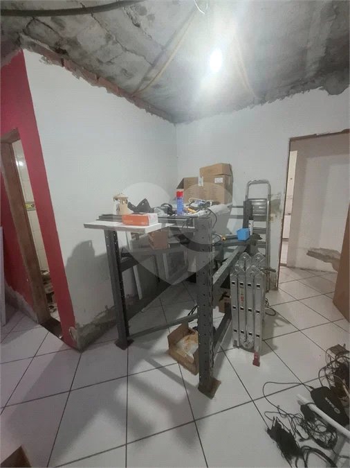 CASA LINEAR PRECISANDO DE REFORMA, 2 QUARTOS COM SUÍTE À VENDA, 121M² DE AREA CONSTRUIDA- CAMPO GRANDE