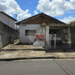 Casa térrea à venda com amplo quintal e grande potencial na Vila Nery