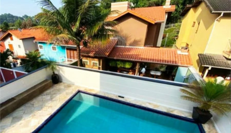 Casa à venda com 3 quartos, sendo 1 suíte,  em Parque Monte Alegre, Taboão da Serra, SP