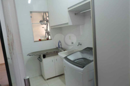 Casa Térrea com 2 dormitórios, sendo 1 suíte.