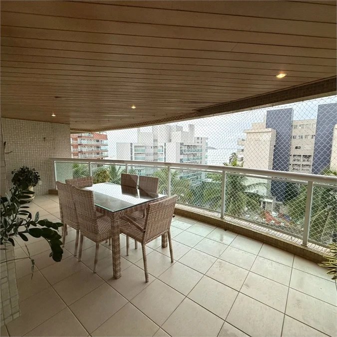 Apartamento à venda com 3 quartos, sendo 1 suíte,  em Riviera de São Lourenço, Bertioga, SP