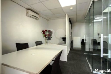 Sala comercial com 35m², 1 vaga, 1 banheiro, à venda na Barra Funda.