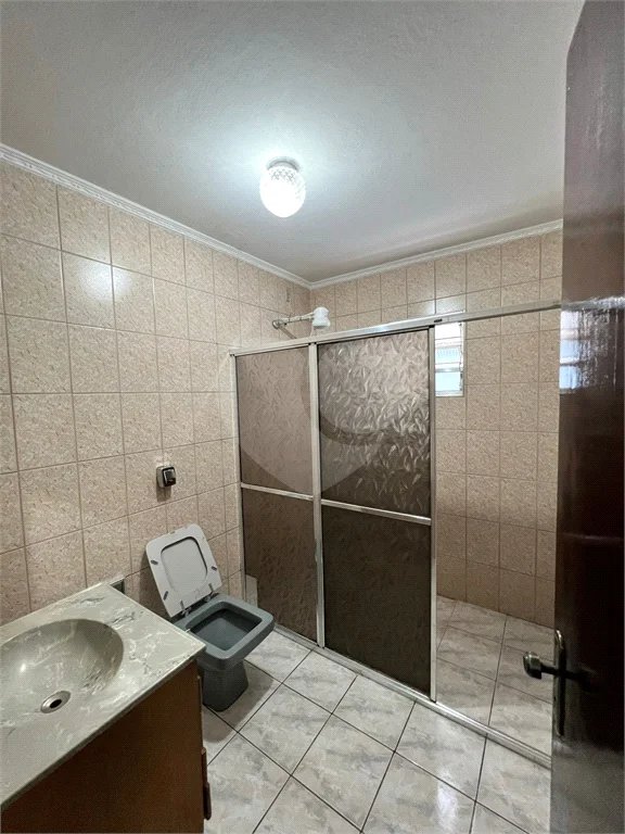 Sobrado com 3 dormitórios , sendo 1 suíte à venda no bairro Jardim Marek , Santo André