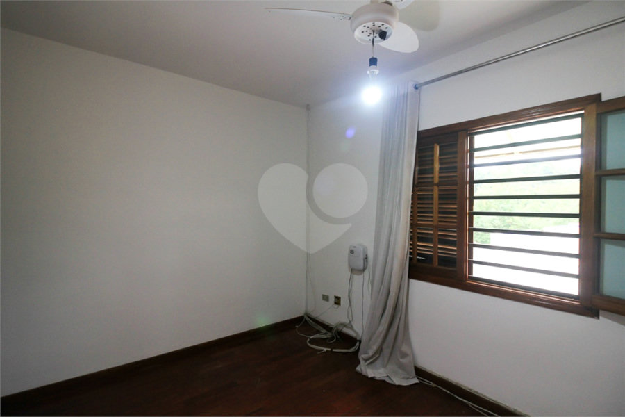 Casa térrea assobradada