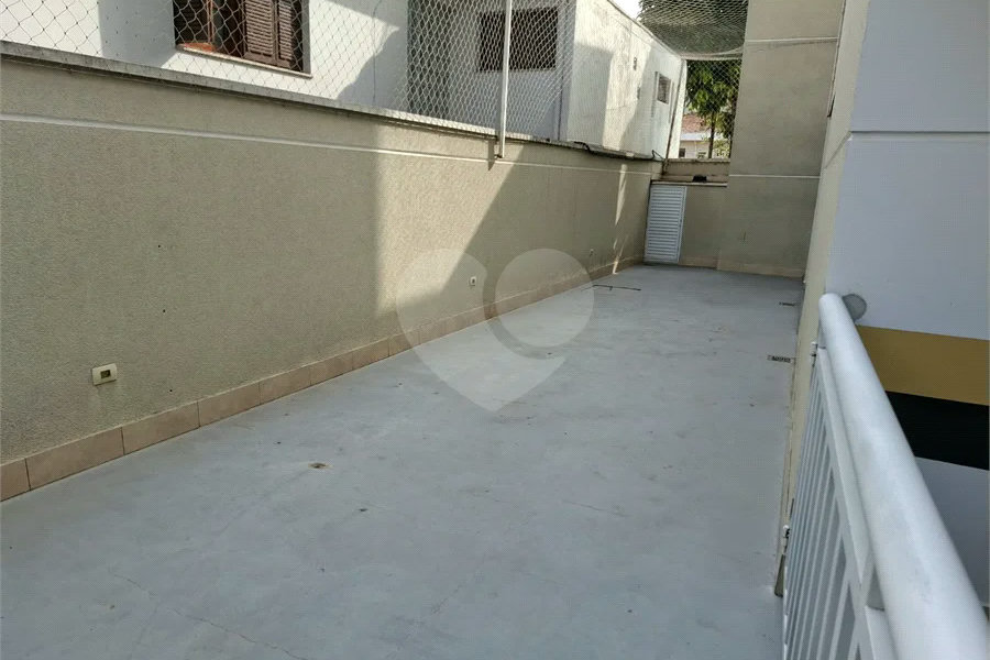 Casa à venda com 3 quartos, sendo 1 suíte, no condomínio Vila Arnoni, São Paulo - SP