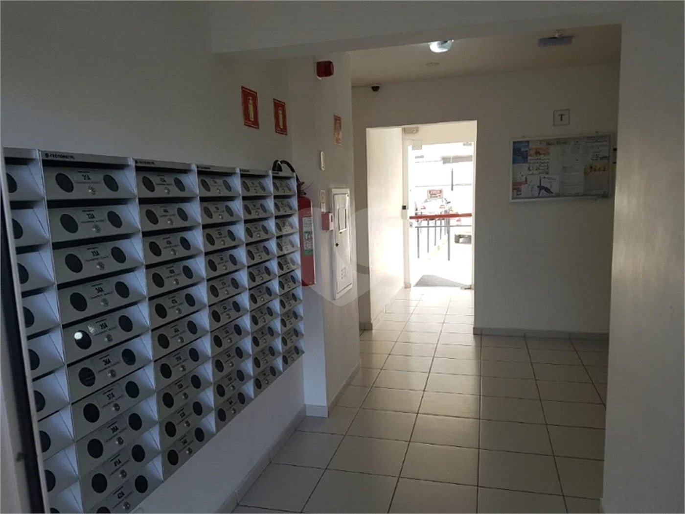 Apartamento à venda, com 1 quarto, armários, varanda, 1 vaga no Jaraguá em São Paulo