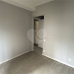 Apartamento de 155 m² com 4 dormitórios, varanda e 2 vagas de garagem. Condomínio com piscinas adulto, infantil e aquecida, lazer e portaria 24 horas.