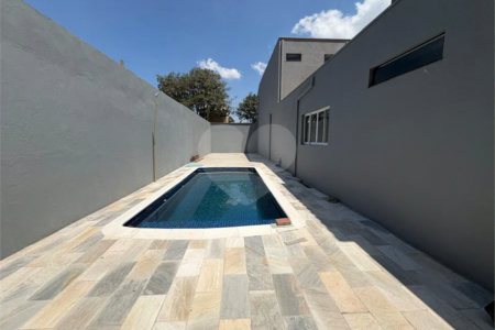 CASA COM PISCINA VENDA JARDIM MUNIQUE