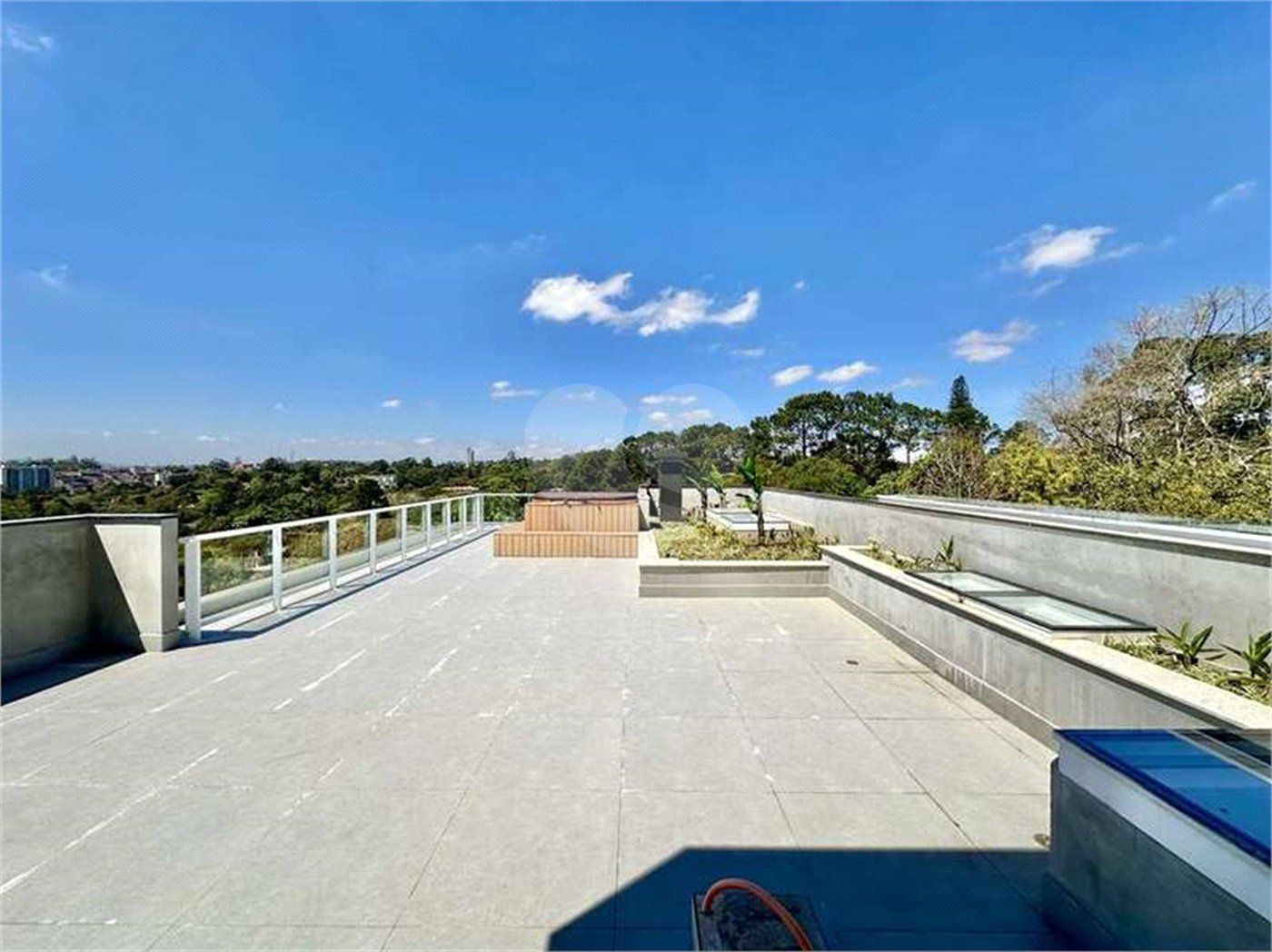 Casa Contemporânea e Mobiliada no Condomínio Palos Verdes – A Essência do Alto Padrão na Granja Viana – 7 suítes, 4 pavimentos com elevador