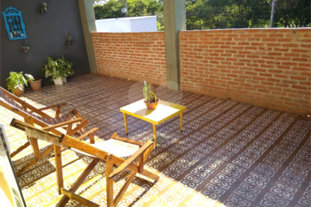 Sobrado no Jardim Serra Azul, em Araraquara/SP.
