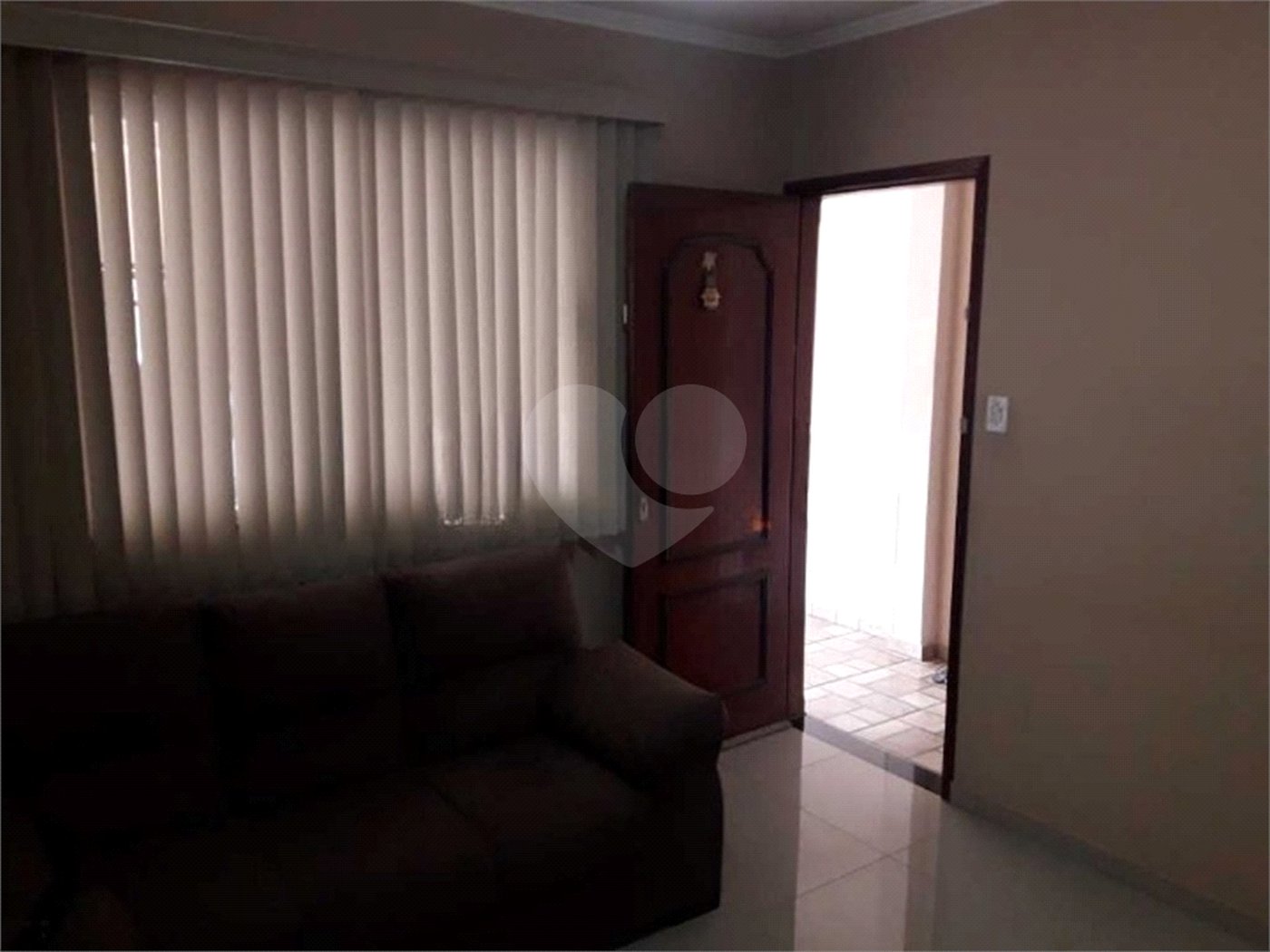 Casa térrea para venda, com 2 dormitórios, sendo 1 suíte.