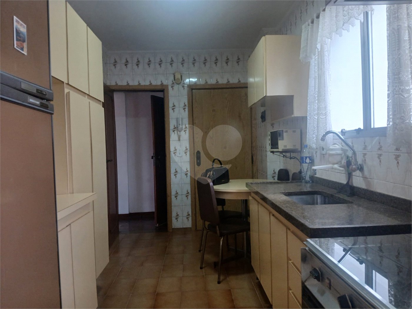 Apartamento a venda com porteira fechada no Belem com 95m com 03 dormitórios espaçoso sendo um suíte, 2 vagas. Aceita Permuta.