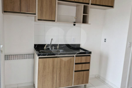 Apartamento com 39m², 2 quartos, sacada, 1 vaga de garagem, à venda em Sapopemba