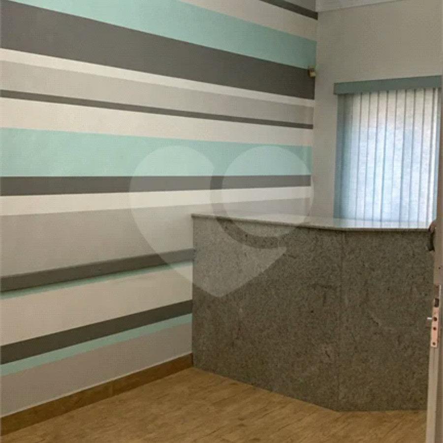 Temos Quatro Salas no Piso Superior sendo a Sala 4, medindo 4m por 7m sendo 28m²,