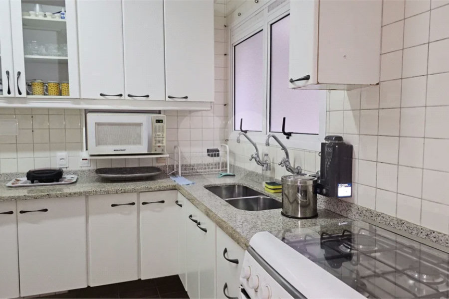 Apartamento à venda com 4 quartos, sendo 2 suítes, em Riviera de São Lourenço, Bertioga, SP