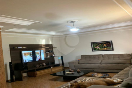 Casa à venda com 4 quartos, sendo 1 suíte, em Jardim Cruzeiro do Sul, São Carlos, SP