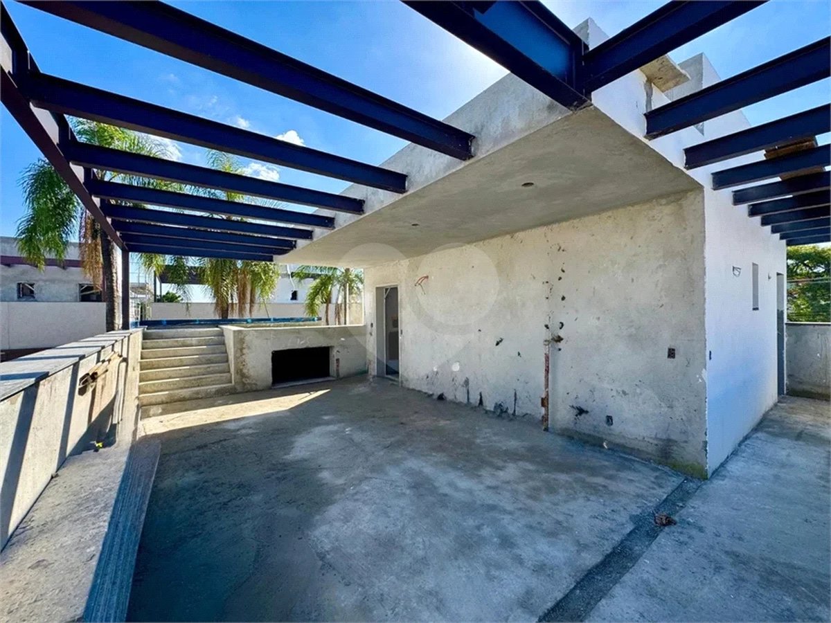 Casa em Condomínio 605M2, colado ao Clube Paineiras