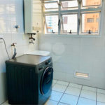 Apartamento de 03 dormitórios sendo 1 suíte e 02 vagas de garagem.