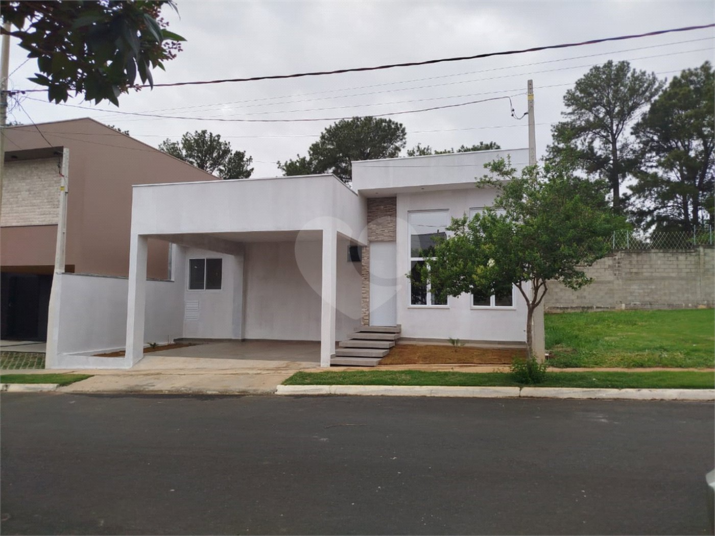 Casa em condominio em reta final de obras