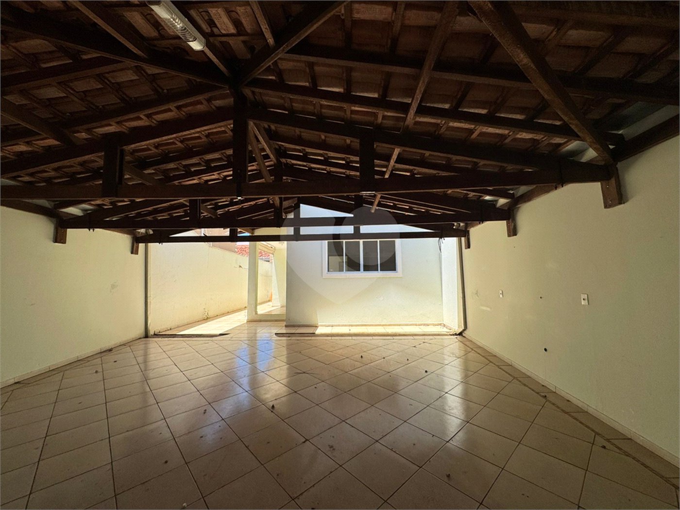 Casa á venda, com 3 dormitórios, no bairro Planalto paraíso em São Carlos.