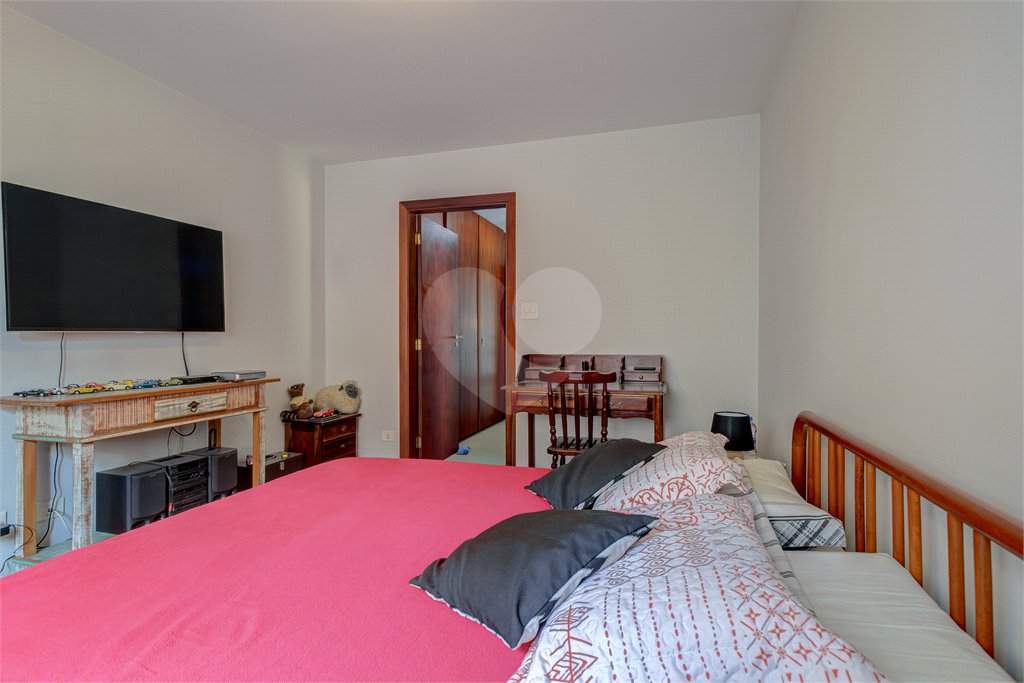 Casa à venda com 3 suítes no condomínio Canumá, São Paulo - SP