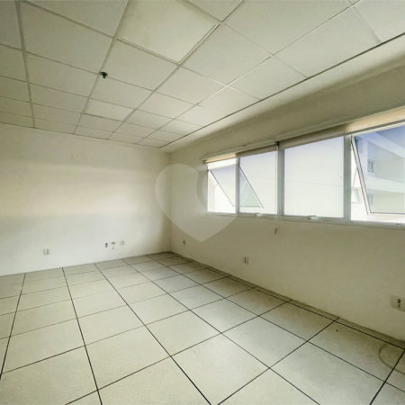 Domo Business - Sala de 62 m² com Planta Diferenciada e Grande Potencial de Personalização!
