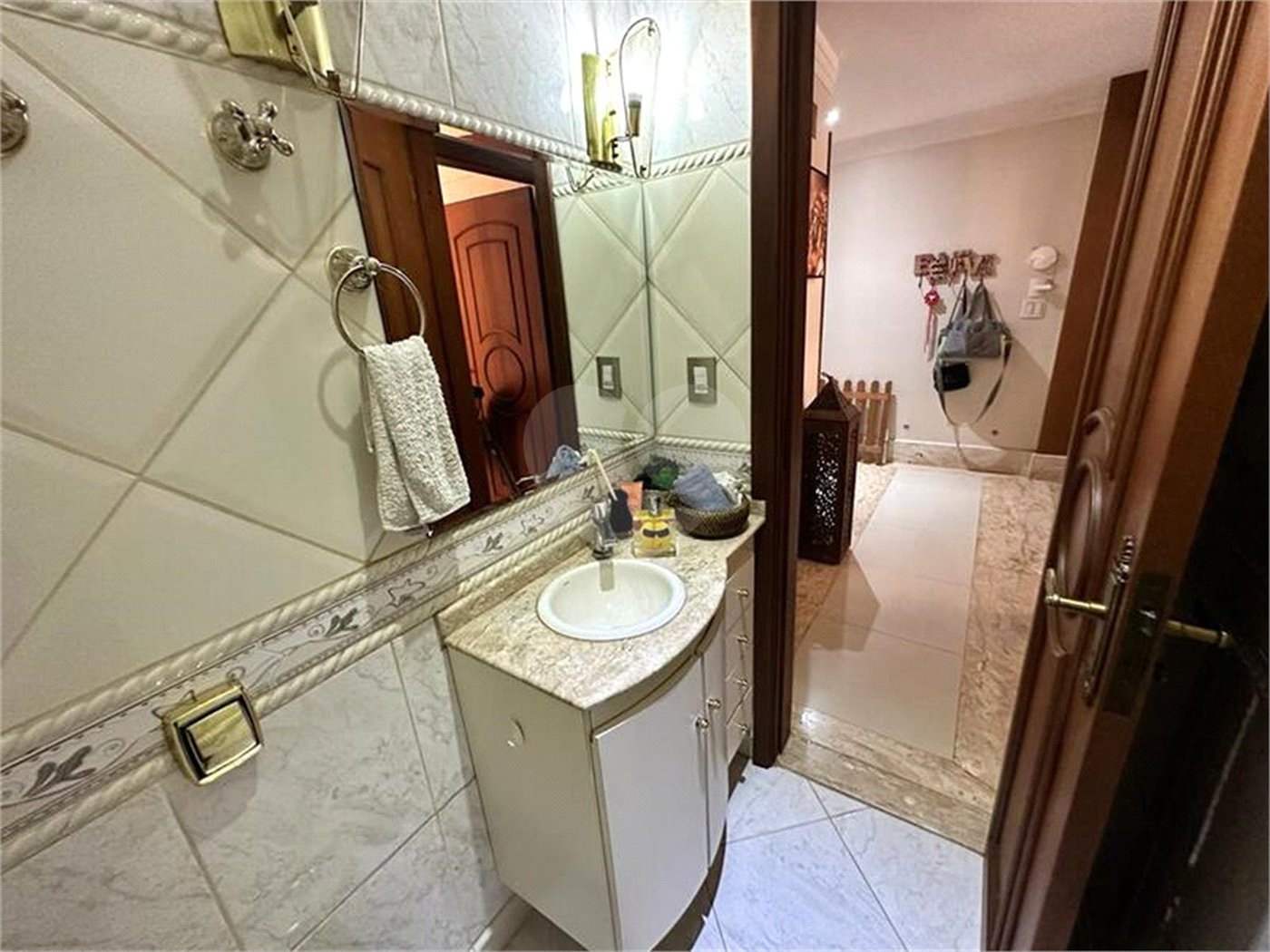 Sobrado com 5 dorm. sendo 2 suites