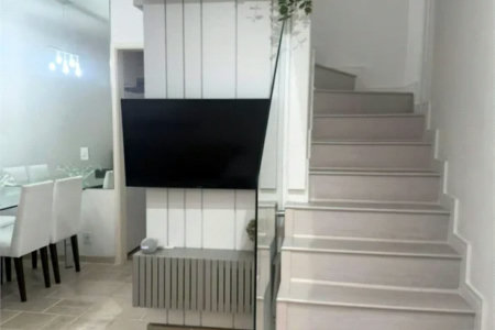 Casa à venda com 3 quartos, sendo 1 suíte, no condomínio Villas de São Francisco, São Paulo - SP