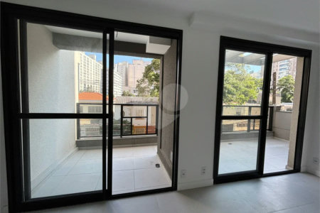 Apartamento aconchegante com terraço e sacada