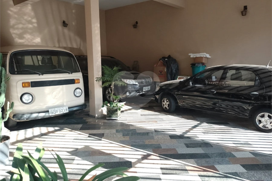 Casa Térrea Assobradada com Varanda Gigante no Jardim Líbano