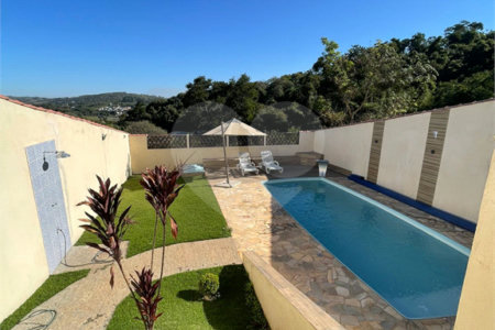 Casa a Venda em Atibaia