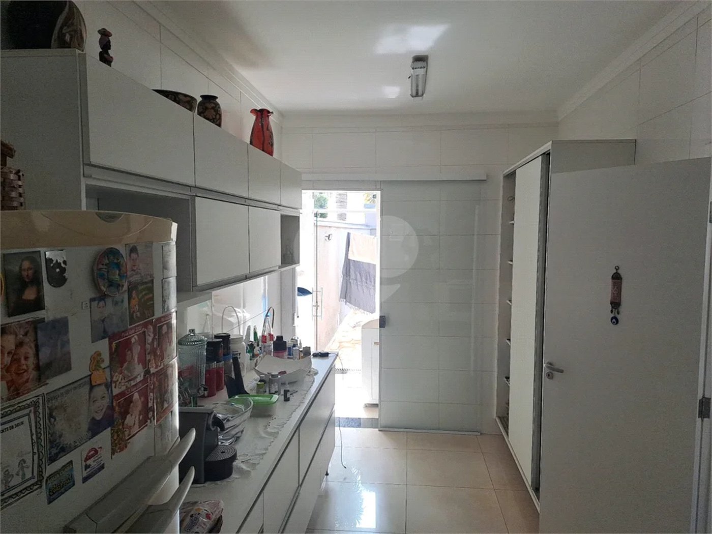Linda Casa 3 dormitórios com piscina - R$ 950.000,00