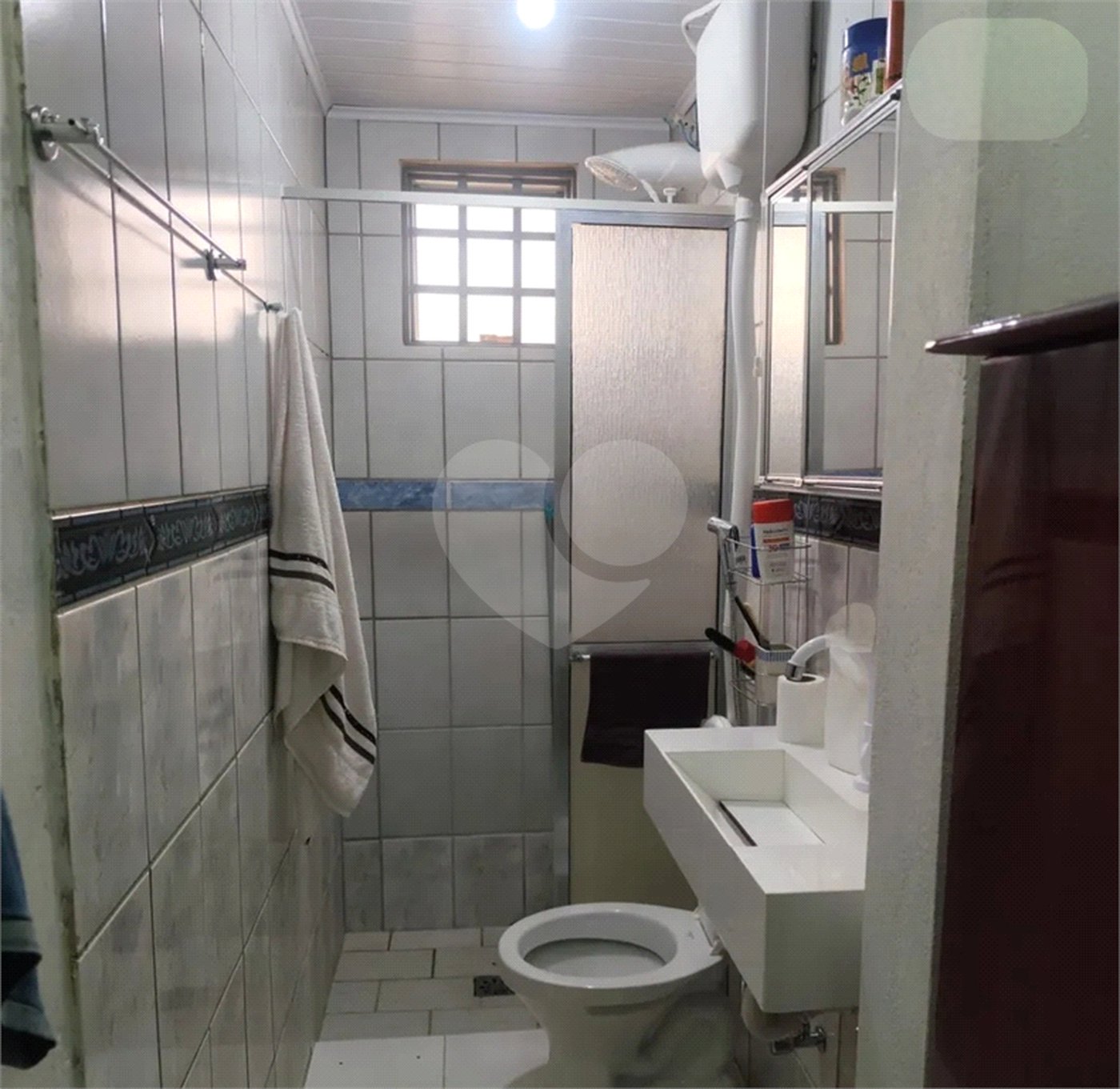 Casa no Jardim Medeiros ampla com 3 dormitórios bem distribuída