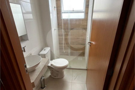 Oportunidade Única no Monte dos Pinheiros – Um lar completo esperando por você
