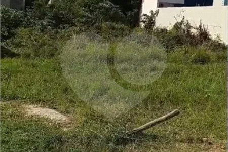 Terreno à Venda em Guriri / Vila do Peró - Cabo Frio/RJ!