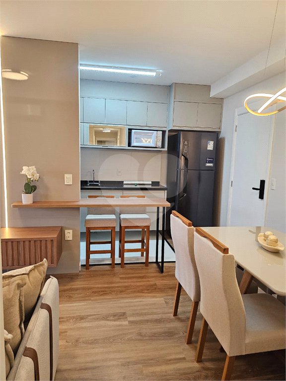 Apartamento Novo, 2 Dormitórios sendo 1 suíte, Completamente Mobiliado! PRONTO PARA MORAR!