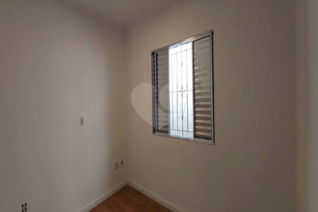 Casa Sobrado à venda de 4 dormitórios sendo 1 suíte e 2 vagas na Saúde
