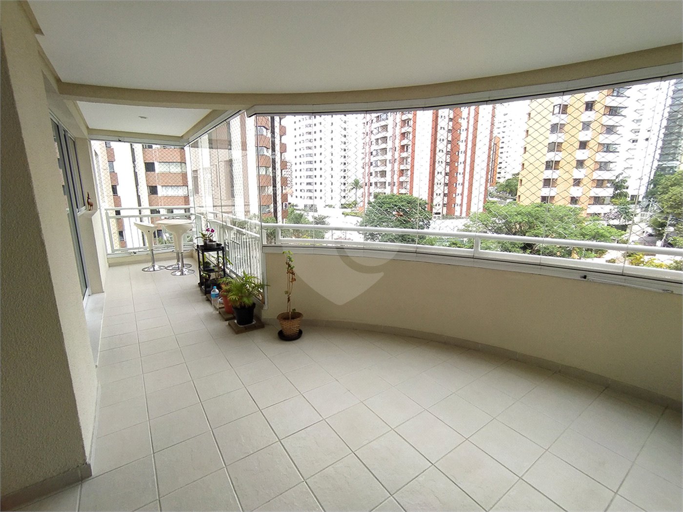 Apartamento de 145m2 com varanda gourmet 3 dormitórios e 2 vagas à venda na Chácara Klabin
