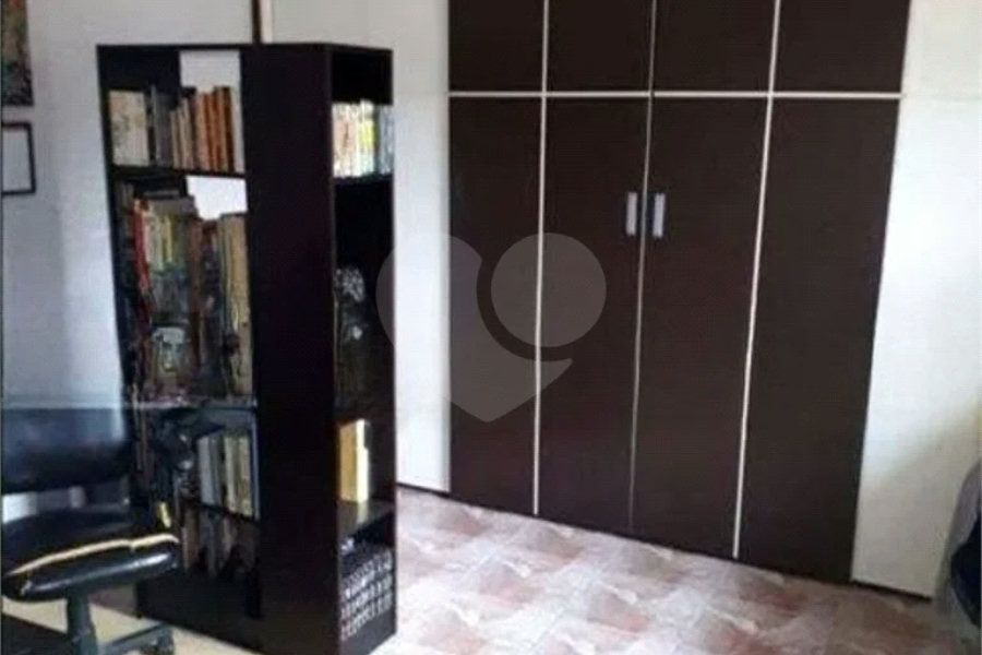 Charmosa Casa Térrea com Duas Unidades à Venda na Região da Vila Guarani